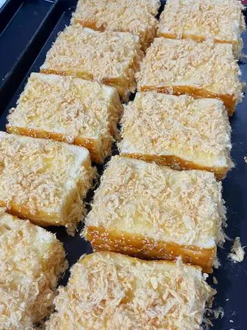Hình ảnh Bánh mỳ bơ chà bông