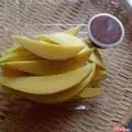 Hình ảnh Xoài Chấm Mắm Ruốc