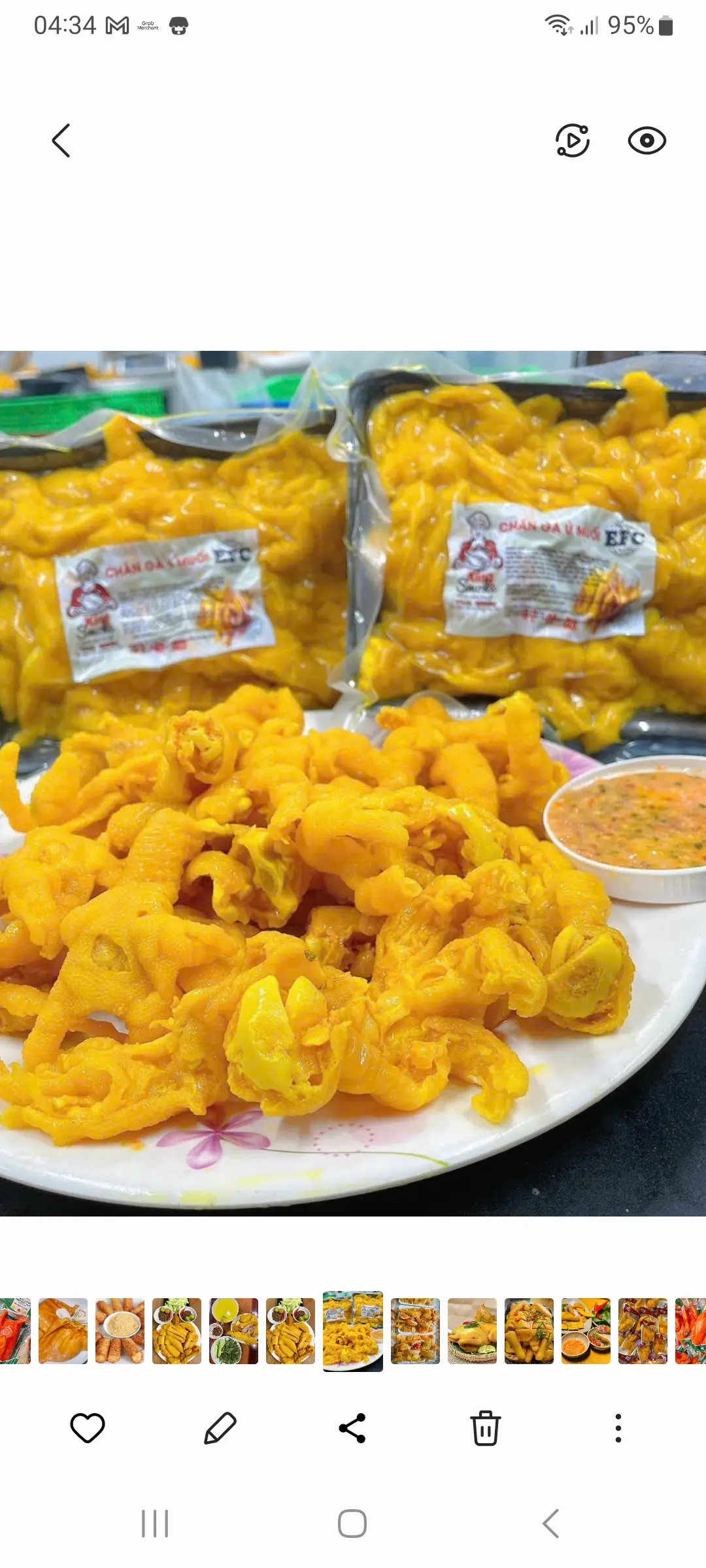 Hình ảnh chân gà Rút Xương Ủ muối 500gram làm nóng Kèm Nước chấm Hải sản 