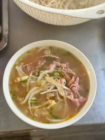 Hình ảnh Bún bò tái