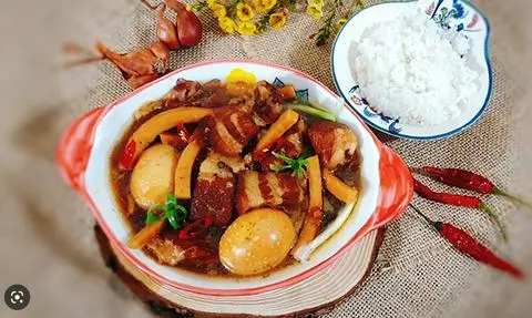 Hình ảnh Cơm thịt kho trứng