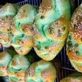 Hình ảnh Bánh mì hoa cúc lá dứa