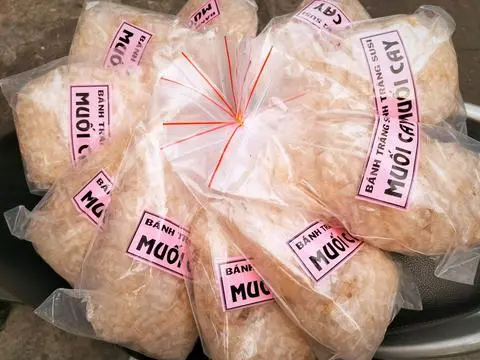 Hình ảnh Bánh Tráng Muối Cay