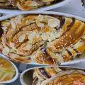Hình ảnh Bánh mì hoa cúc đậu đỏ