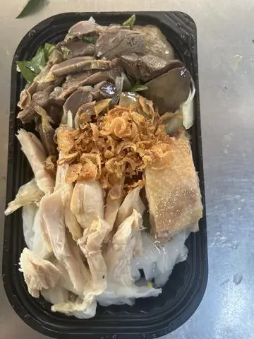 Hình ảnh BÁNH ƯỚT LÒNG & GÀ 