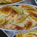 Hình ảnh Bánh mì hoa cúc đậu xanh