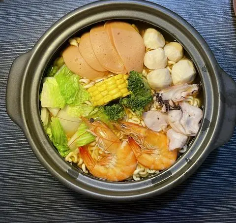 Hình ảnh Mì cay hải sản ( như hình )