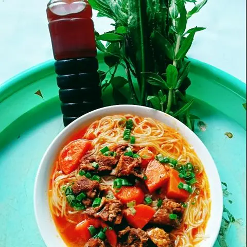 Hình ảnh Combo Hủ Tiếu Bò Kho Và Chai Sâm Lục Vị 