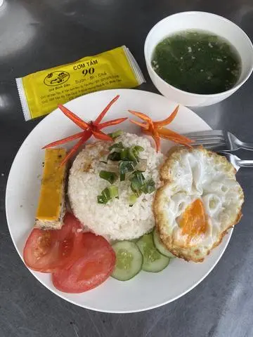 Hình ảnh Cơm tấm sườn-chả-trứng
