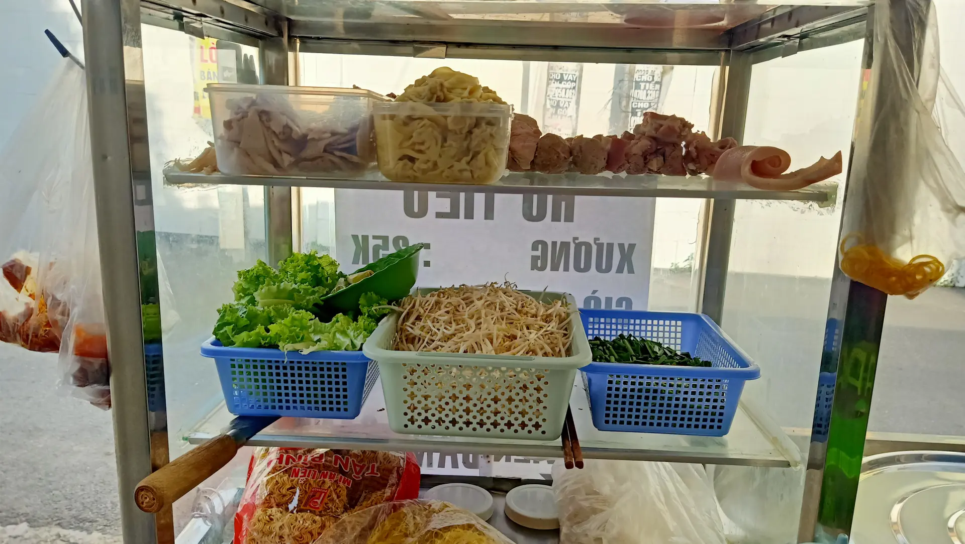 Hình ảnh hủ tiếu khô bò viên 