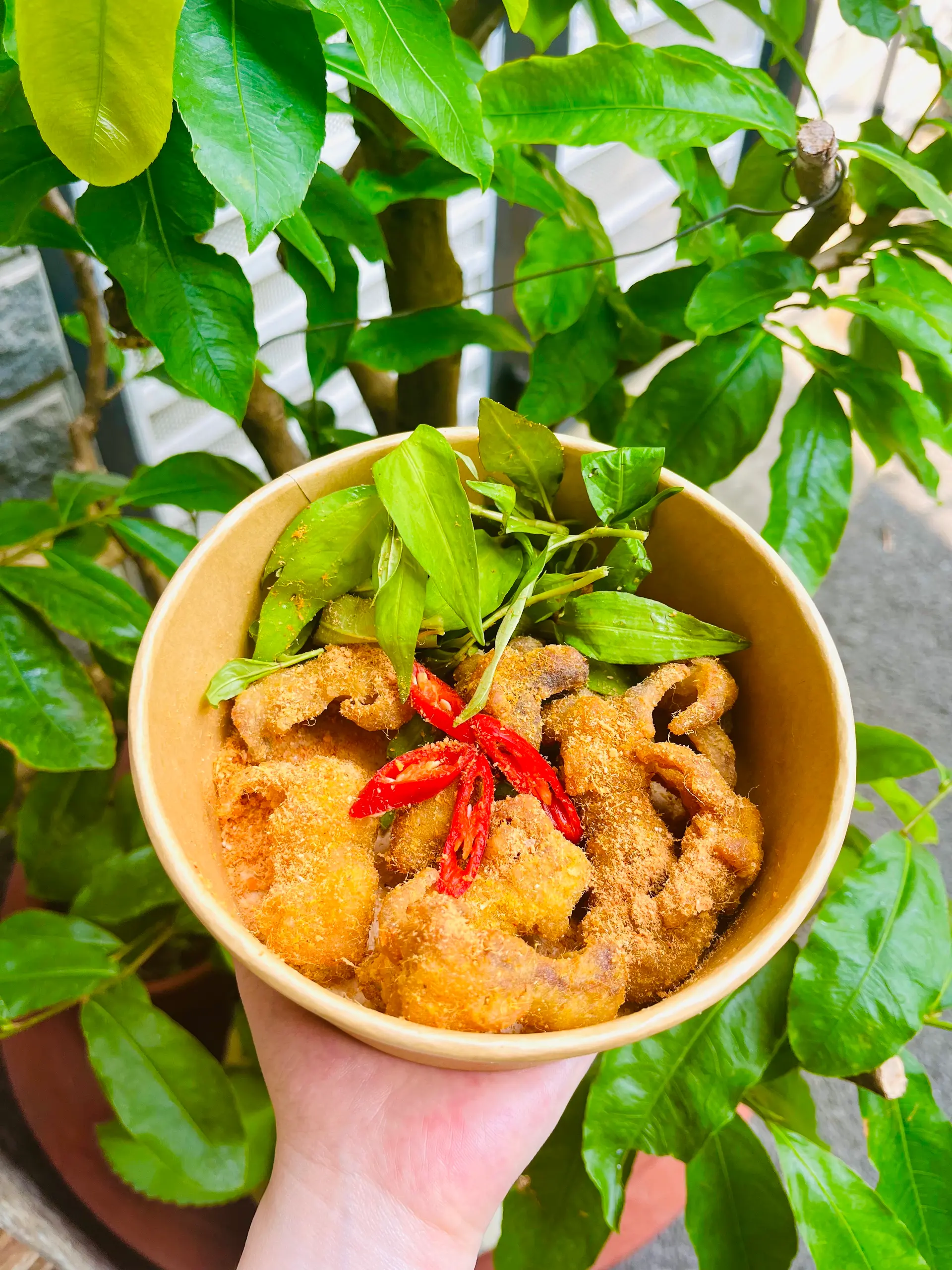 Hình ảnh Chân gà lắc trứng muối