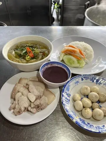Hình ảnh Cơm Thịt Luộc Cà Pháo Mắm Tôm