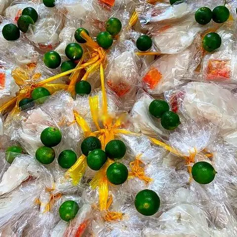 Hình ảnh Bánh tráng xâu vò trắng
