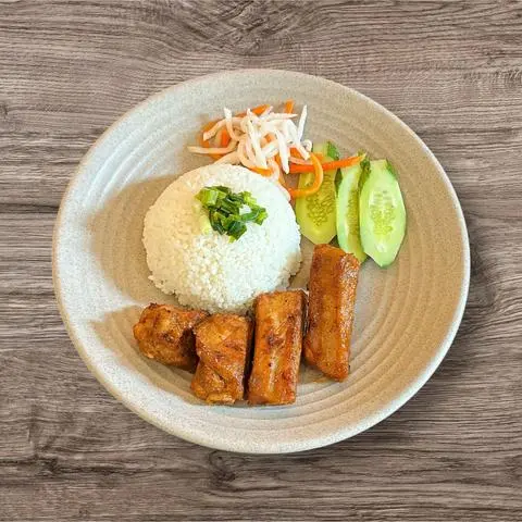 Hình ảnh Cơm tấm sườn non nướng