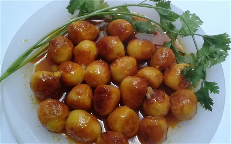 Hình ảnh Cơm trứng vịt kho + 1 ly nuớc