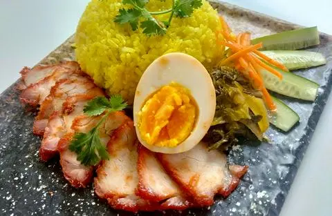 Hình ảnh Ngon 2 - Cơm Xá Xíu Trứng Lòng Đào + Canh Rong Biển
