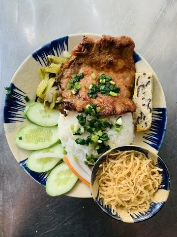 Hình ảnh Cơm sườn bì chả