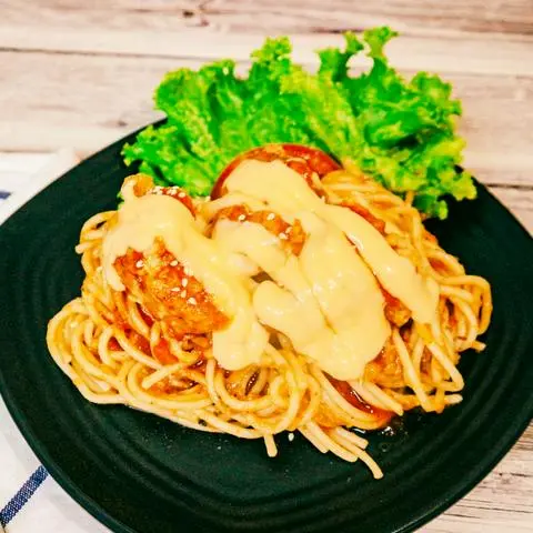 Hình ảnh Spaghetti gà sốt phô mai