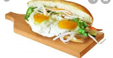 Hình ảnh bánh mì ốp la nóng 