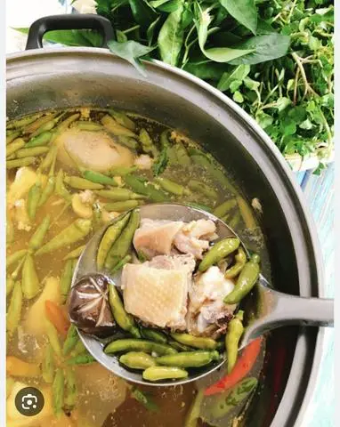 Hình ảnh Lẩu gà tiềm ớt hiểm