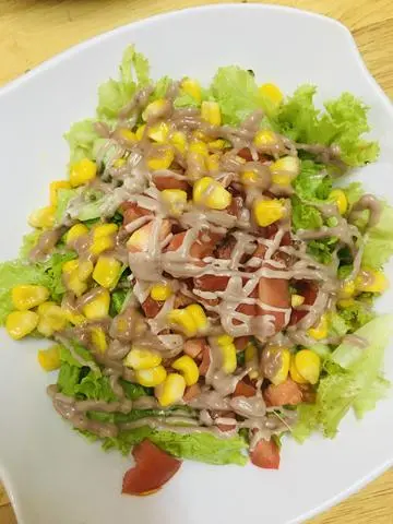 Hình ảnh Salad gà sốt dâu tầm