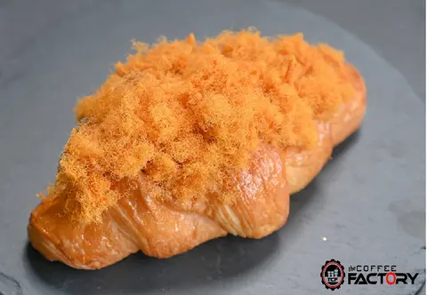 Hình ảnh Croisant Chà Bông Sauce Trứng Muối