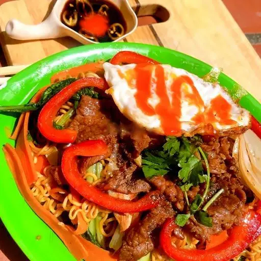 Hình ảnh Mì xào bò trứng