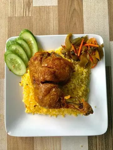 Hình ảnh Cơm chiên góc tư + canh