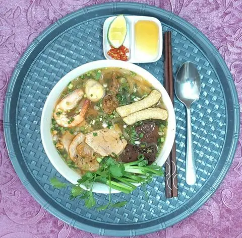 Hình ảnh Bánh canh cua thập cẩm - Thịt