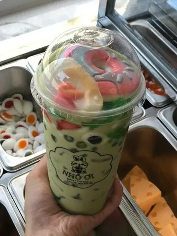 Hình ảnh Trà Sữa Thái Xanh Con Cá Trân Châu Đen