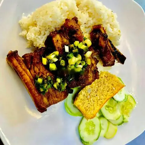 Hình ảnh Cơm tấm sườn chả - canh