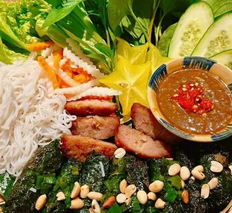 Hình ảnh Bánh hỏi nem nướng - bò lá lốt