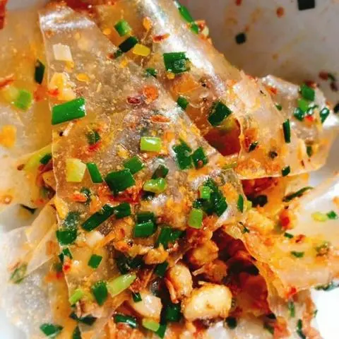 Hình ảnh Bánh Tráng Trộn Tóp Mỡ Tỏi Phi
