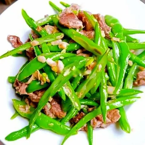 Hình ảnh Cơm đậu que xào thịt heo