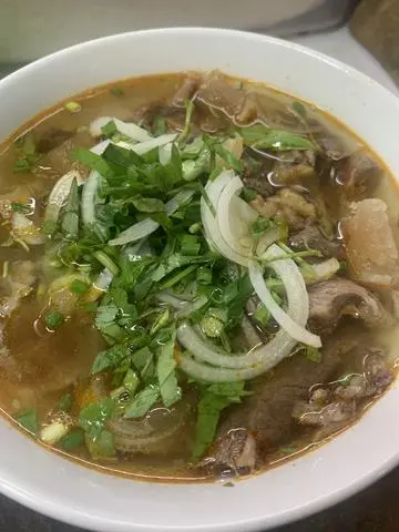 Hình ảnh Bún bò tái - nạm