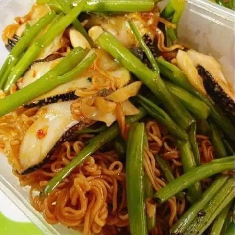 Hình ảnh mì xào ốc giác hai gói