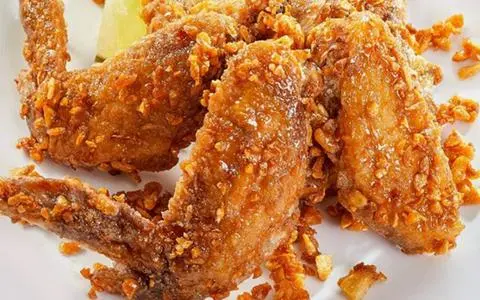 Hình ảnh Cánh gà sốt bơ tỏi _ 1 cái