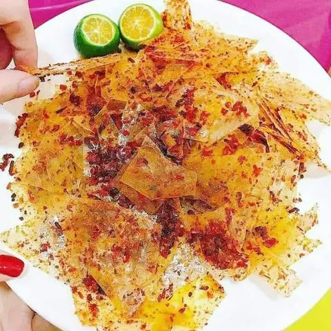 Hình ảnh Bánh Tráng Trộn Sa Tế Tỏi
