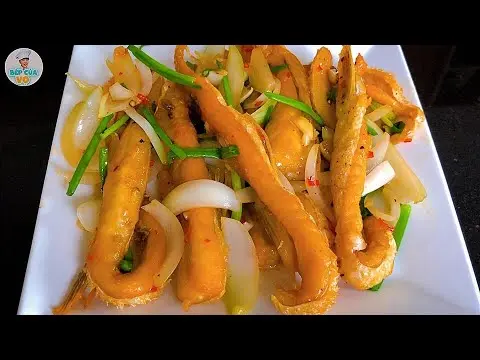 Hình ảnh LƯỜN CÁ HỒI CHIÊN MẮM