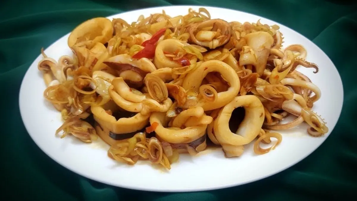 Hình ảnh CƠM MỰC XÀO SẢ ỚT 