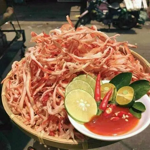 Hình ảnh Mực sợi hấp nước dừa