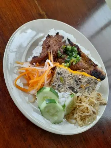 Hình ảnh Cơm sườn,chả