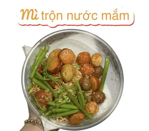 Hình ảnh mì xào cá viên nước mắm 