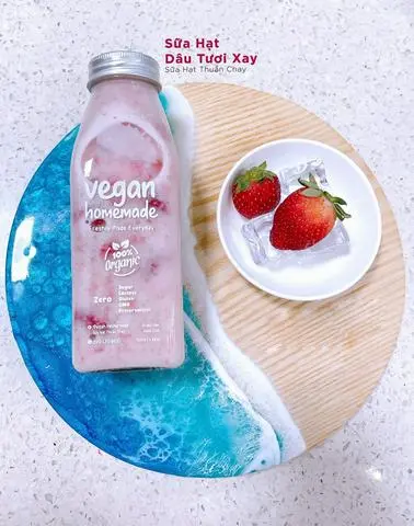 Hình ảnh Sữa Yến Mạch & Dâu Tươi Xay