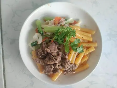 Hình ảnh Nui Xào Bò