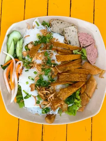 Hình ảnh Bánh Hỏi Thịt Nướng Chay