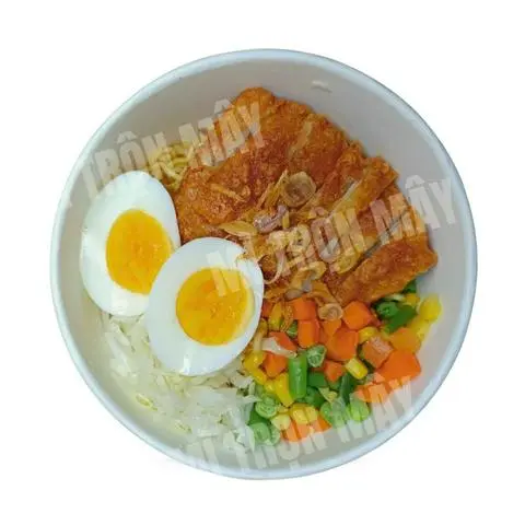 Hình ảnh Mì Trộn Má Đùi Katsu + Rau củ