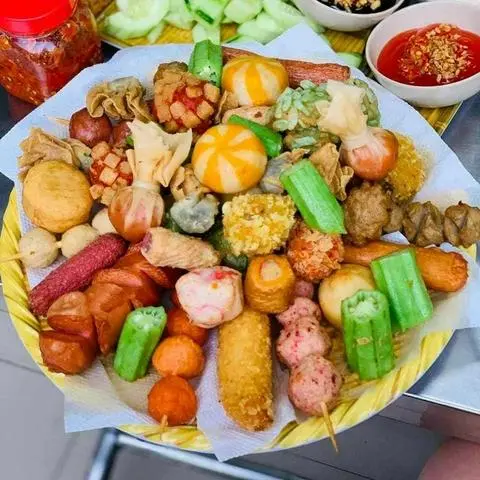 Hình ảnh Com bo cá viên chiên Lộn xộn lớn 3-4 người ăn