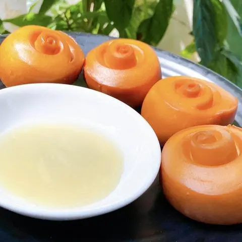 Hình ảnh Bánh bao chiên chấm sốt sữa