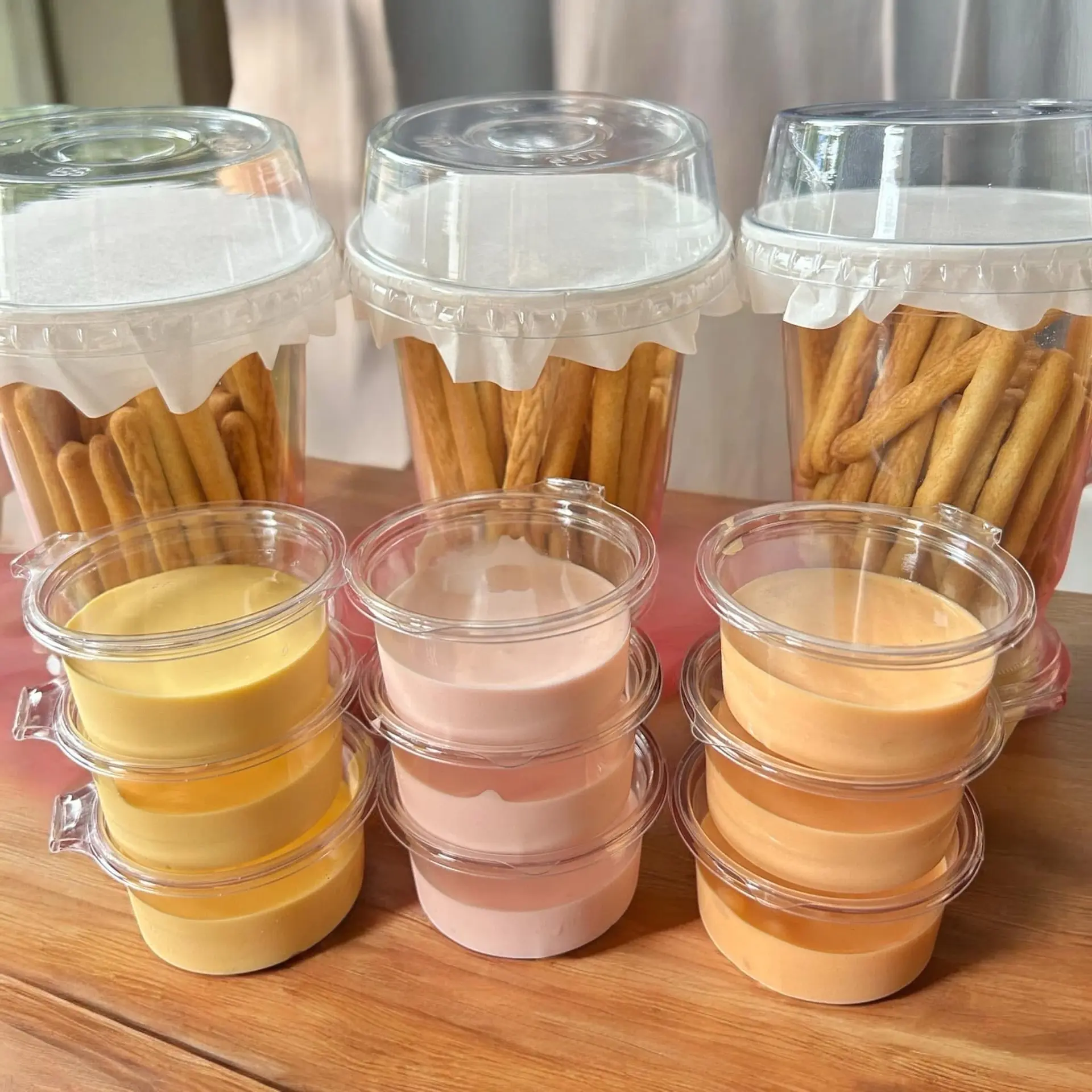 Hình ảnh Bánh que chấm kem